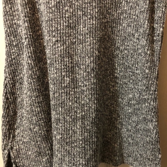 Gray Ribbed Tank Top - Picture 4 of 7